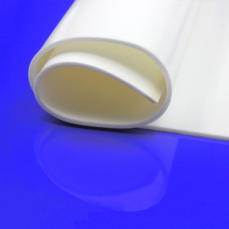 硅膠制品使用久了為什么會變脆？